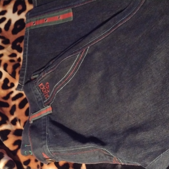 Gucci, - Picture 2 of 4